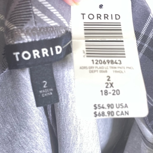 Torrid Gray and Black Plaid Pencil Skirt - Picture 4 of 6
